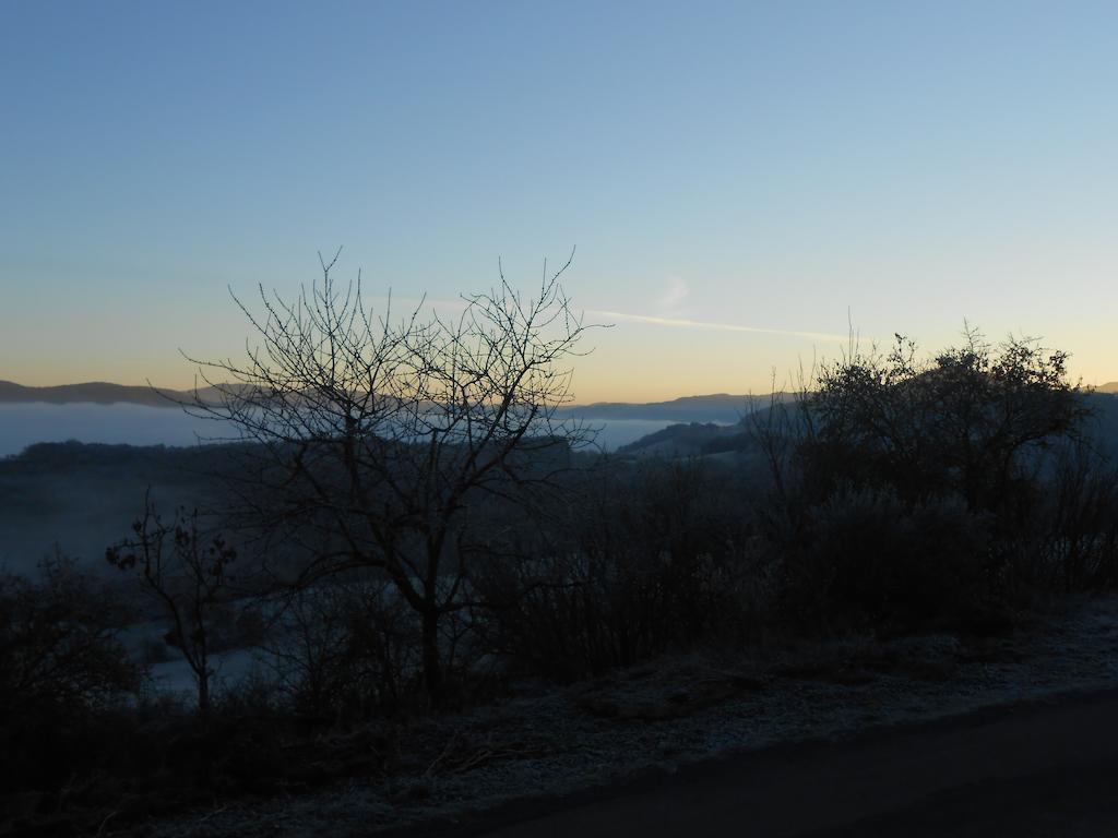 Gite Des Monts Saint-Izaire Kültér fotó