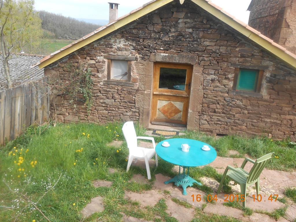 Gite Des Monts Saint-Izaire Kültér fotó