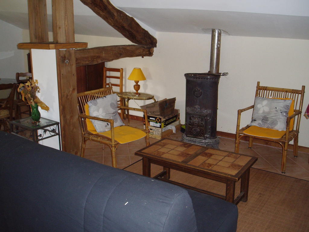 Gite Des Monts Saint-Izaire Szoba fotó